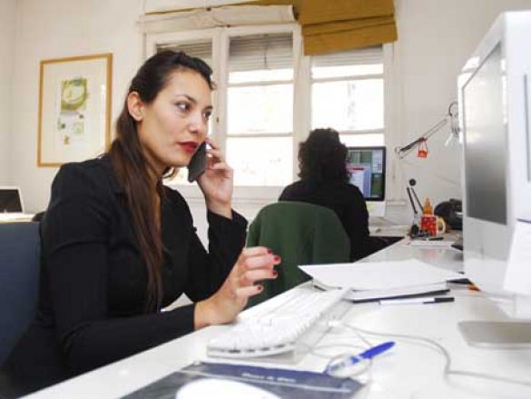 Evita la resequedad de tus ojos por el uso de computadora