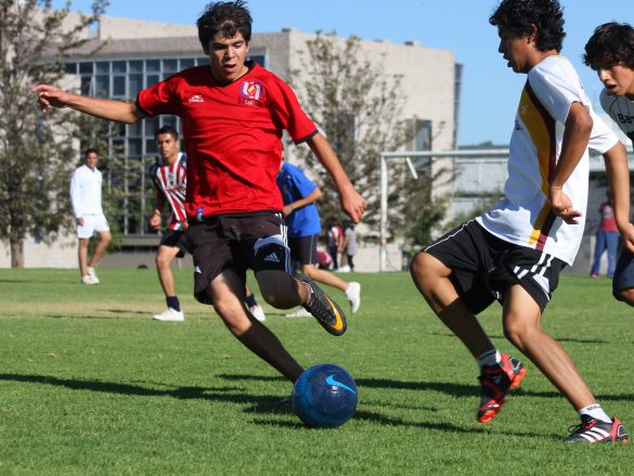 Cuida tus ojos de lesiones practicando algún deporte