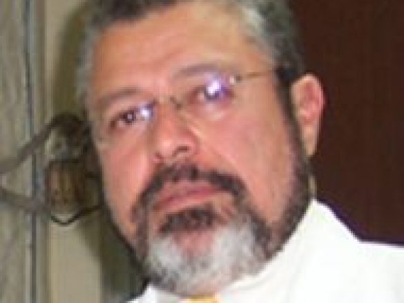 Dr. Víctor M. Quintanilla