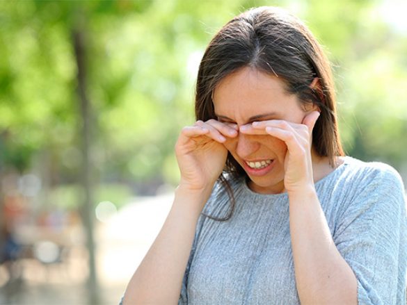 Como el clima puede causar molestias en los ojos