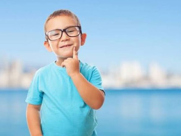 ¿Cómo detecto si mi hijo necesita anteojos?