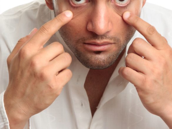 ¿A qué se debe el enrojecimiento en los ojos?