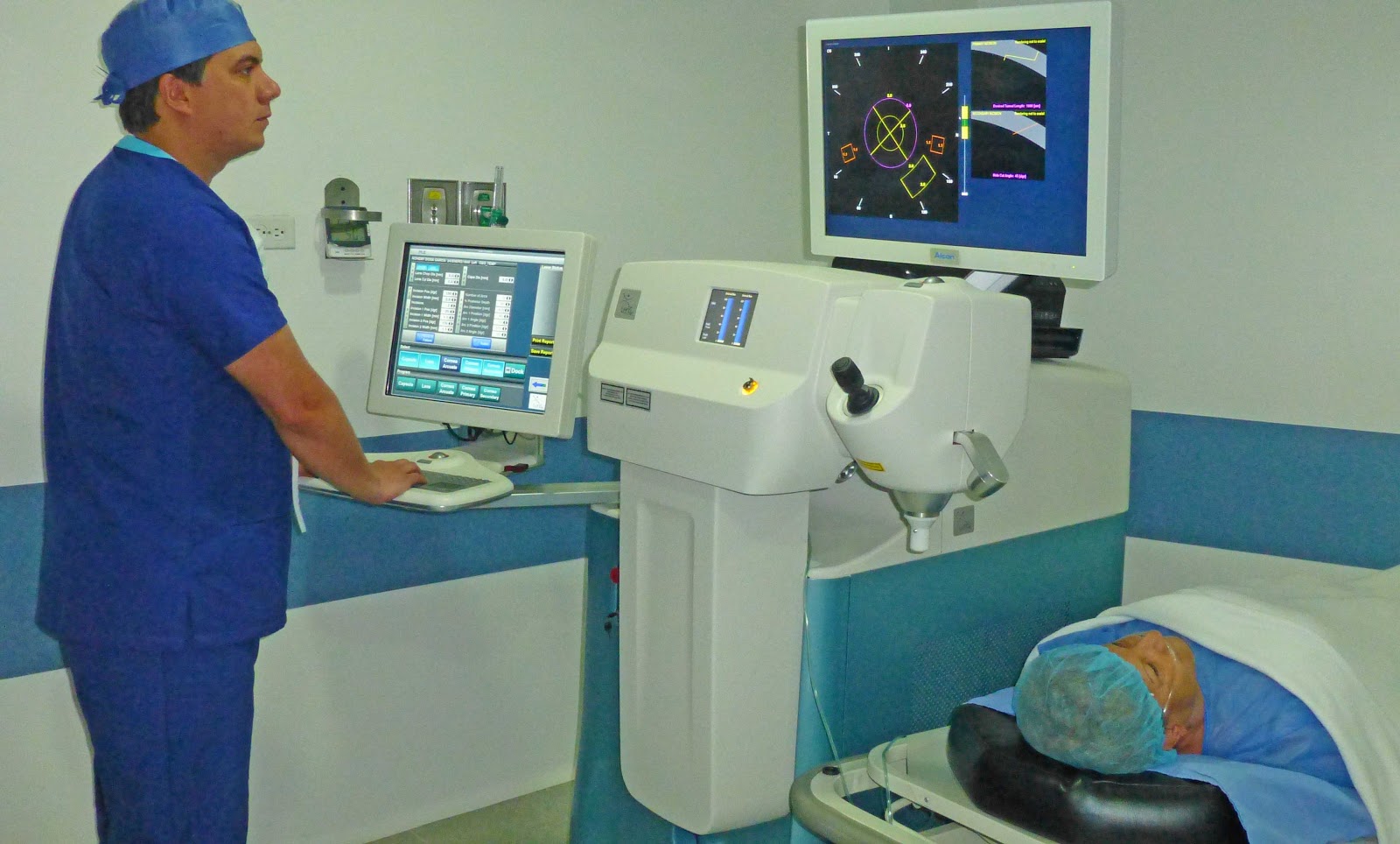 Ventajas de la cirugía láser con femtosegundo para cataratas .