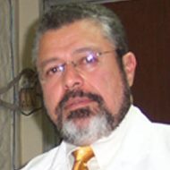 Dr. Víctor M. Quintanilla